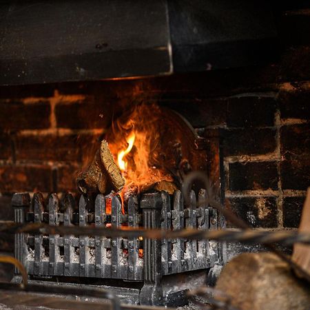 The Lazy Lion Bed and Breakfast Milford on Sea Buitenkant foto