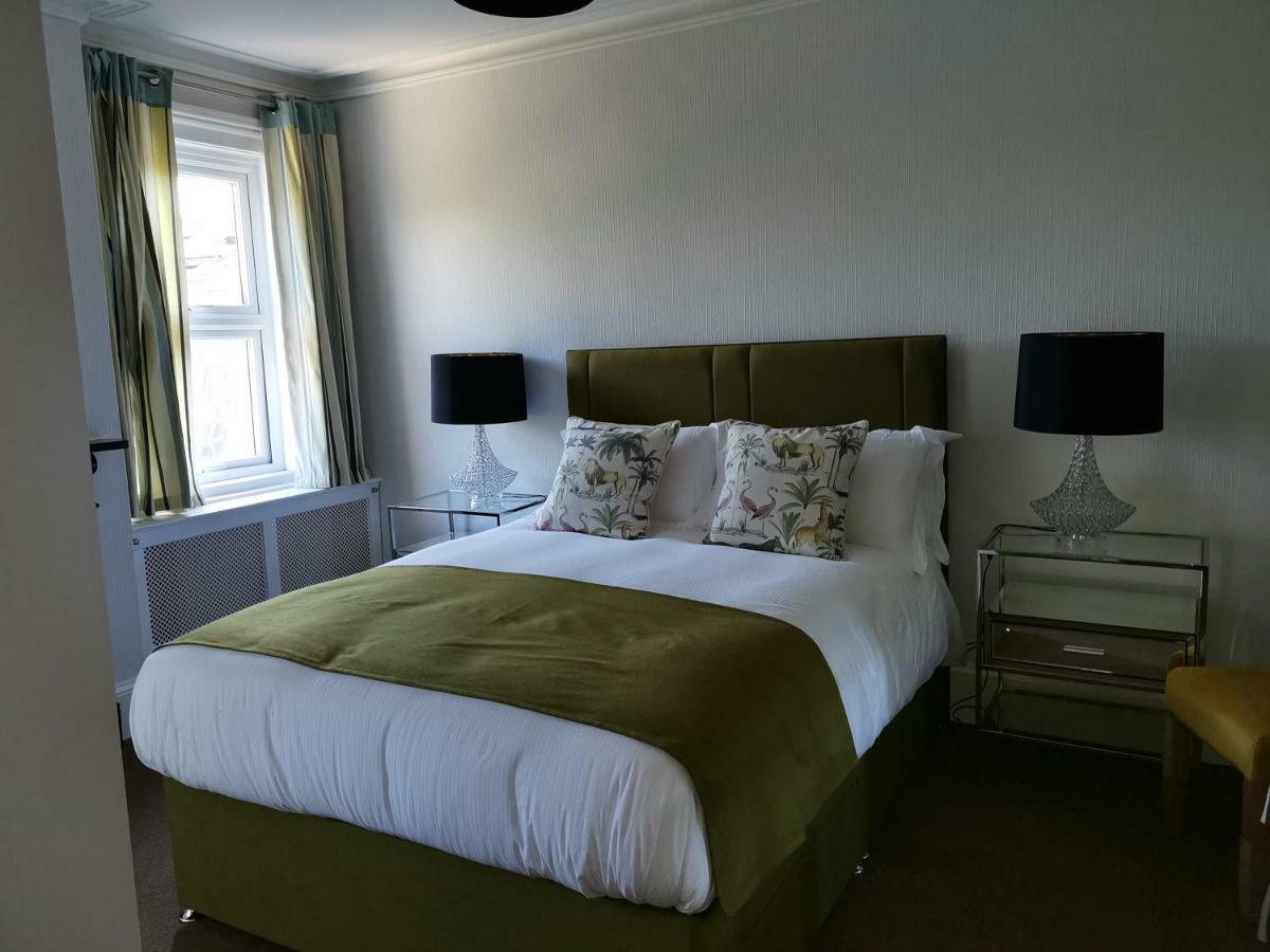 The Lazy Lion Bed and Breakfast Milford on Sea Buitenkant foto