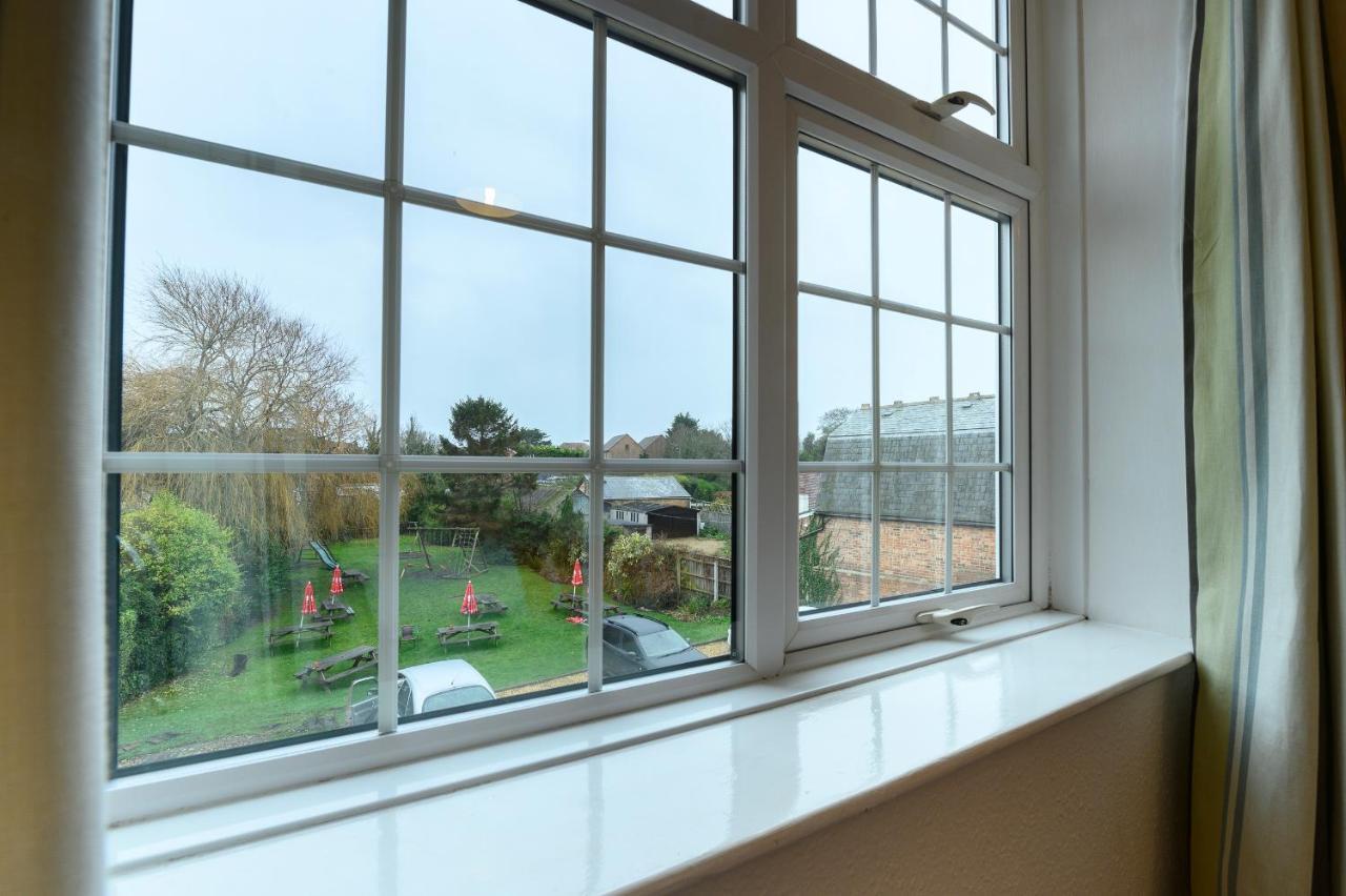 The Lazy Lion Bed and Breakfast Milford on Sea Buitenkant foto